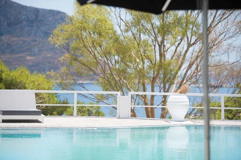 Akra Morea Hotel & Residences モネンバシア エクステリア 写真