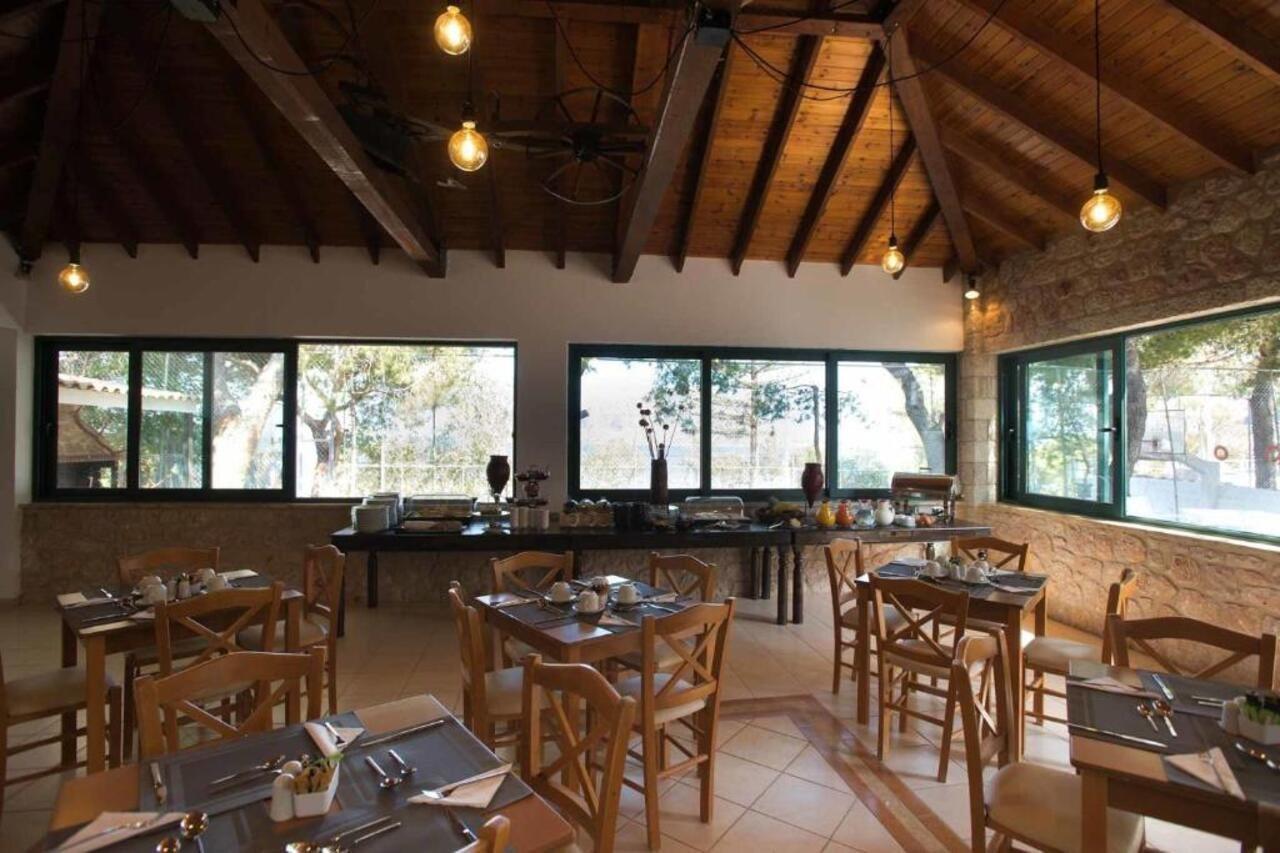 Akra Morea Hotel & Residences モネンバシア エクステリア 写真