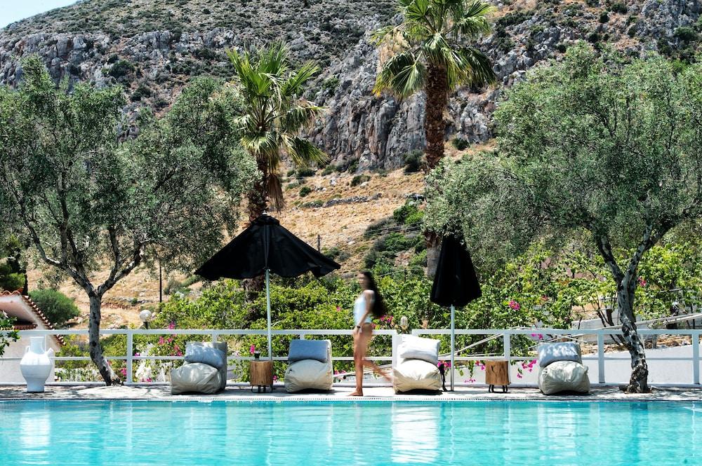 Akra Morea Hotel & Residences モネンバシア エクステリア 写真