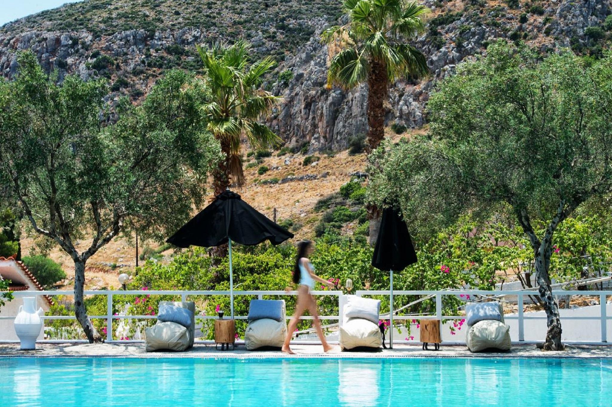 Akra Morea Hotel & Residences モネンバシア エクステリア 写真
