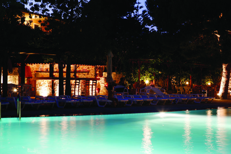 Akra Morea Hotel & Residences モネンバシア エクステリア 写真