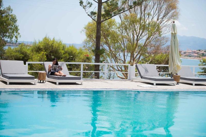 Akra Morea Hotel & Residences モネンバシア エクステリア 写真